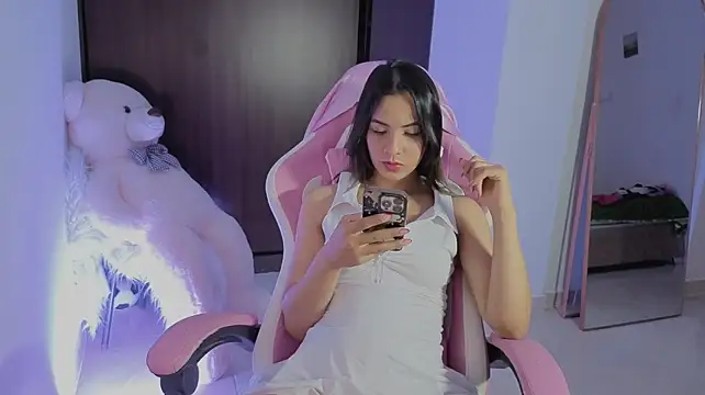 Simpson_alice - sexy, naked + playing with my wet pussy