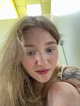 RussianWoman - spread legs and💦drool💦on⚡️wet pussy⚡️