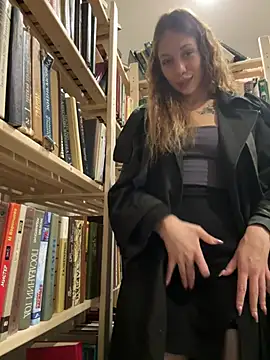 Olivia_Jemison - Camel toe + play with my clit