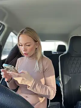 LavenderHot - Show pussy slap pussy
