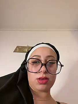 Queenlo_xxx - suce très fort ton gode lolo🔥