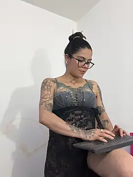 Esmeralda_hairy - Olí or cream on Nelly