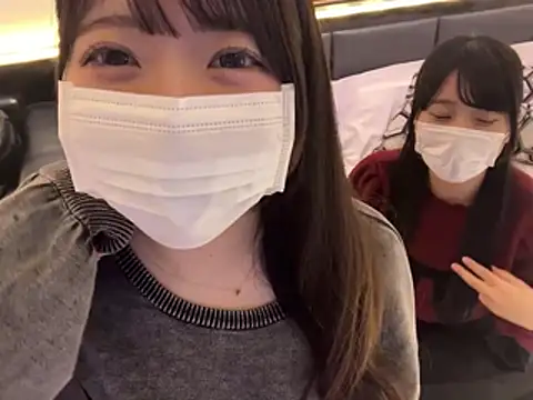 Y-u-r-a-33 - パンツちらり見せ合いっこ👀🎀