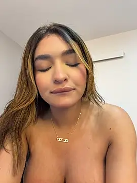 Jenn_fit - SPANKS PUSSY WITH SALIVA✨