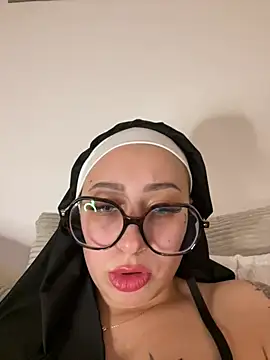 Queenlo_xxx - gagne 2 vidéos🥵