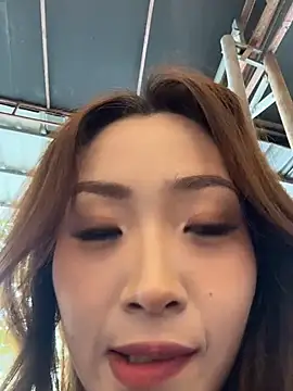 Yomi009 - 景区户外茶馆足交假鸡巴😳