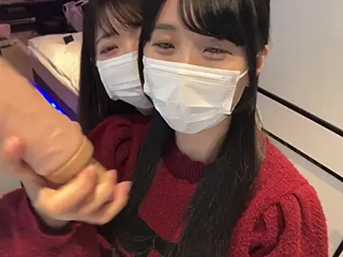 Y-u-r-a-33 - パンツちらり見せ合いっこ👀🎀