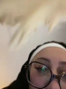 Queenlo_xxx - suce très fort ton gode lolo🔥