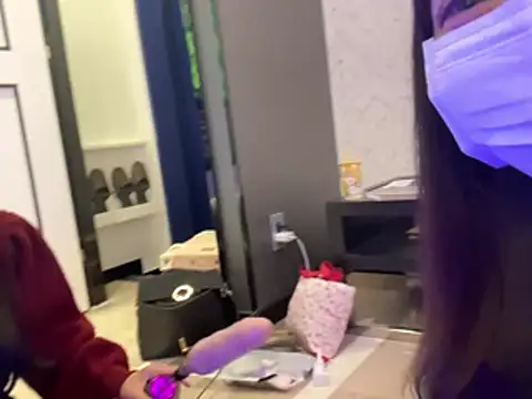 Y-u-r-a-33 - パンツちらり見せ合いっこ👀🎀