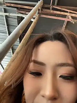 Yomi009 - 景区户外茶馆足交假鸡巴😳
