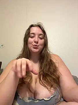 Caligirl9895 - topless 5mins-suck dildo-pinch/suck nips