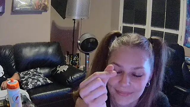 BigDaddyFreakyFrog - Passionately Make out with Spit Play