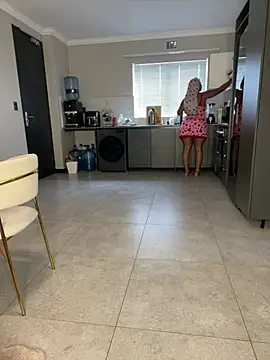 CurvyDesire1