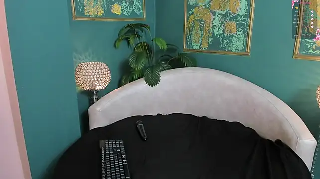 Sara_Gomez - suck fingers and rub clit