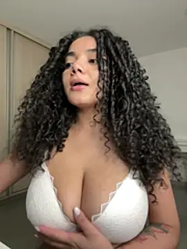 Curlyierr - Slide your hard cock in middle my tits
