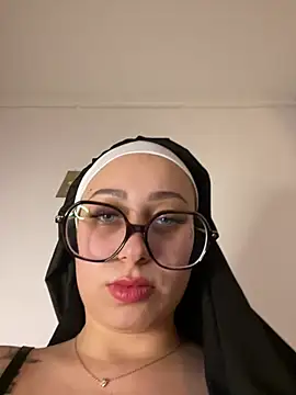 Queenlo_xxx - suce très fort ton gode lolo🥵