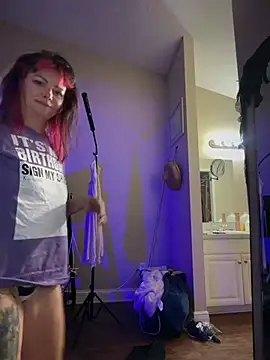 MarlaFknSinger - Single and submissive, why no play?
