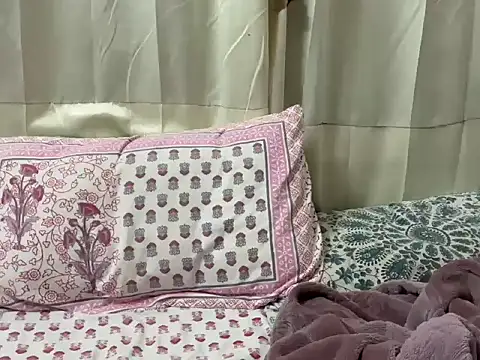 Dikshaindin - show boobs