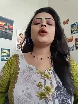 Pinky-2 - Oiling My Sexy Pussy Hole