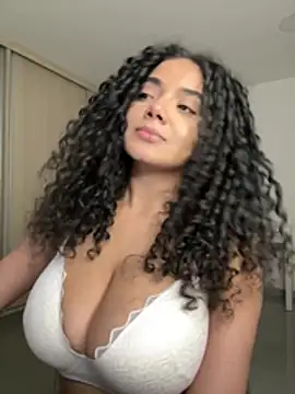 Curlyierr - Slide your hard cock in middle my tits