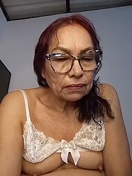 HOT_LATINA20 - Oil in ass
