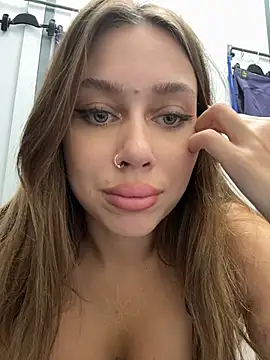 Jucie_Boom - RISKY BOOBS FLASH OPENDOOR😱