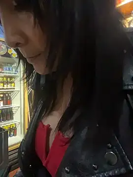 _Pamela04 - 2 fingers in my asshole in bar 🍑