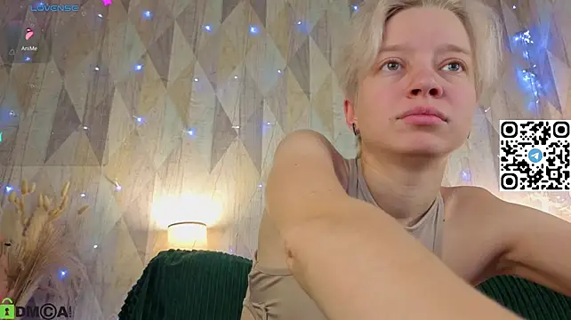 Michelle_Blond - tease pussy