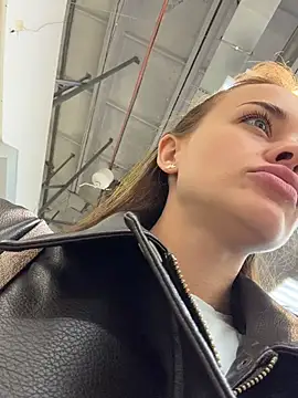 AngelinaTeller - Squirt time 💋