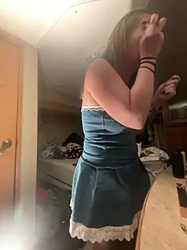 LilMissKaos - Slut gets ready for using