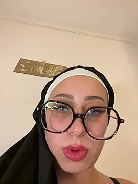 Queenlo_xxx - gagne 2 vidéos très HARD💦