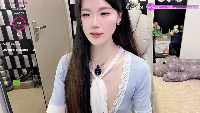 Yueyue-MM - 狗狗侧趴半脱内裤把PP打成粉红色 20下