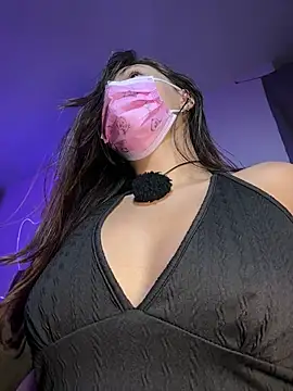 D-Bunnyyy - FLASH BOOBS + NIPPLE PINCH