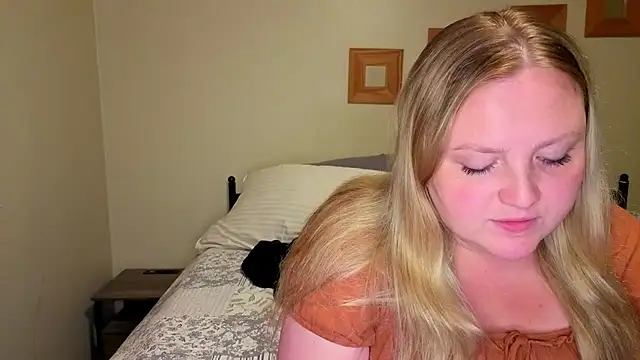 Phatassblonde - play with pussy in public