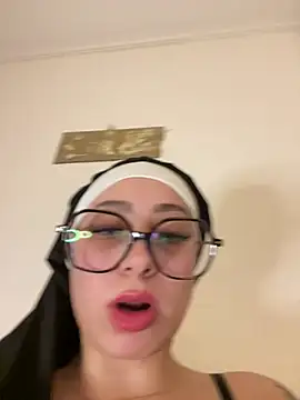 Queenlo_xxx - suce très fort ton gode lolo