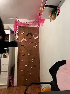 Indiegirl666 - Show pussy