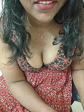 Tamil_aruna69 - Ice on boobs 🤣
