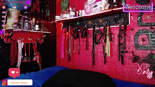 Dark_empire_BDSM - show tits