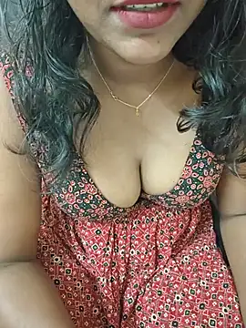 Tamil_aruna69 - Ice on boobs 🤣