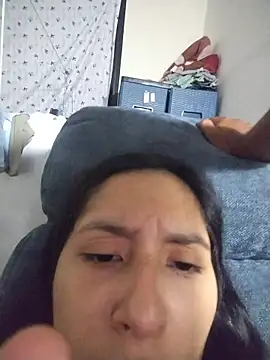 LauraMontaii - Me chupo las tetas ensaliva 🔥🥵