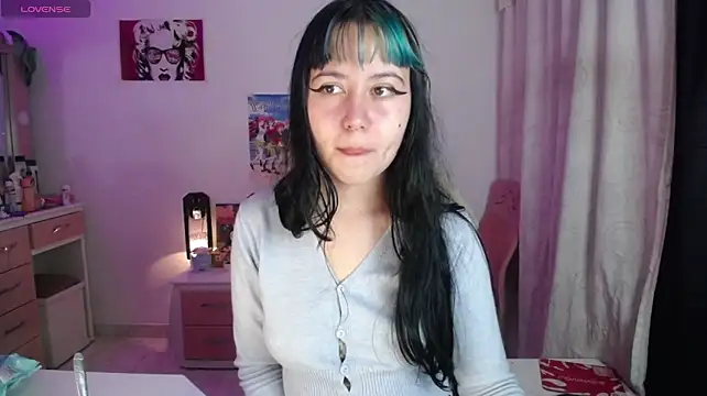 Iris_sky - naked and spanks