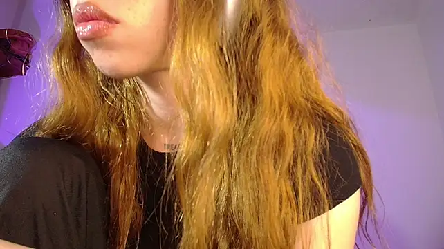 Sara_lee01 - Sensual dance + close-up teasing