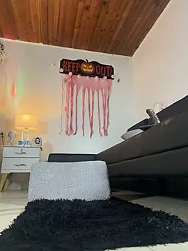 SaralynnnX - Play with my pussy