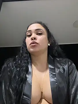 FOX_LATINA - FINGERS IN WET PUSSY
