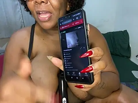 BoobsQueeen - iPhone 17 pro max