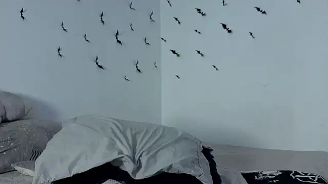Adeelinee_Devouur - fingering and plug tail