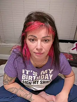 MarlaFknSinger - Single and submissive, why no play?