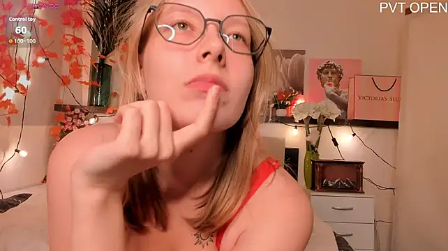 Sweety_Love4u - Doggy + spanks + dirty talk