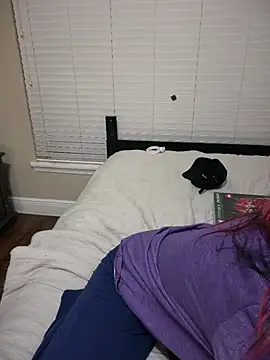 MarlaFknSinger - Single and submissive, why no play?