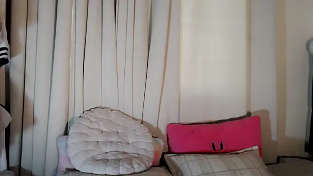 Ivywyn - Fuck my dildo until I cream and squirt